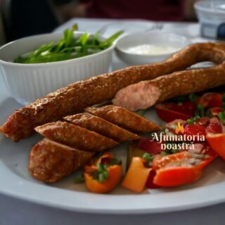 Cârnați Subțiri Afumați Din Oaie și Porc Produse Tradiționale Românești Afumătoria Noastre