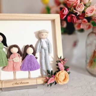 Produs 5 Păpuși Tablou Familie Cu Flori Uscate