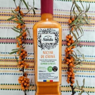 Nectar de Catina cu miere, Ghimbir si Menta 500ml este o băutură sănătoasă și revitalizantă, perfectă pentru susținerea