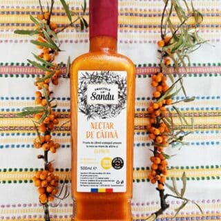 Nectar de Catina cu miere si Ghimbir 500ml – un elixir natural bogat in vitamine si antioxidanti. Acest produs delicios