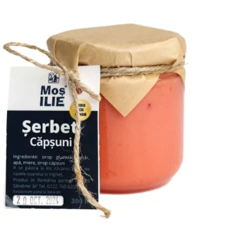 Îndulcește-ți zilele cu Șerbet de căpșuni Moș Ilie, un deliciu rafinat care îmbină gustul intens al căpșunilor proaspete cu