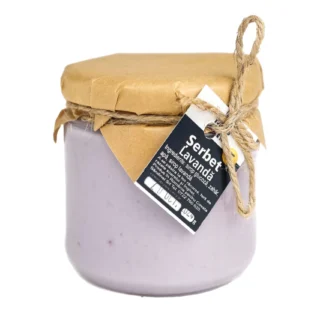 Șerbet de lavandă Moș Ilie este o delicatesă aromată, perfectă pentru a adăuga un strop de prospețime și un gust floral