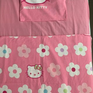 Lenjerie patut model Hello Kitty roz