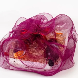 Vin de coacăze negre Licoarea Nămăeștiului - Coș cadou elegant cu 2 sticle și 2 pahare branduite