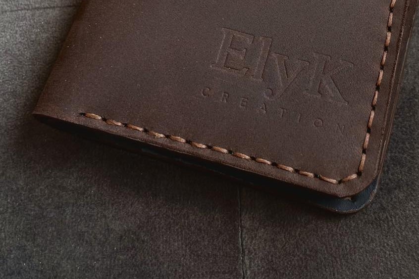 Cadouri cu stil De ce un portofel din piele naturală Elyk este alegerea perfectă pentru sărbători