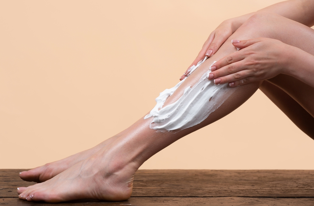 Află cum alegi crema de epilare potrivită tipului de piele. Ghid complet cu ingrediente, riscuri, test de toleranță și sfaturi pentru o depilare fără iritații.